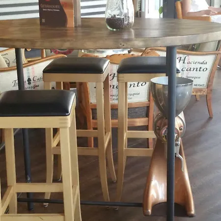 Mondo's Kaffeehotel 住宿加早餐酒店 特里尔